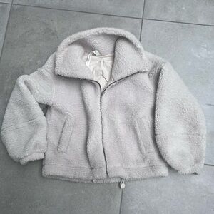 Lululemon Sherpa Short Bomber Style 4